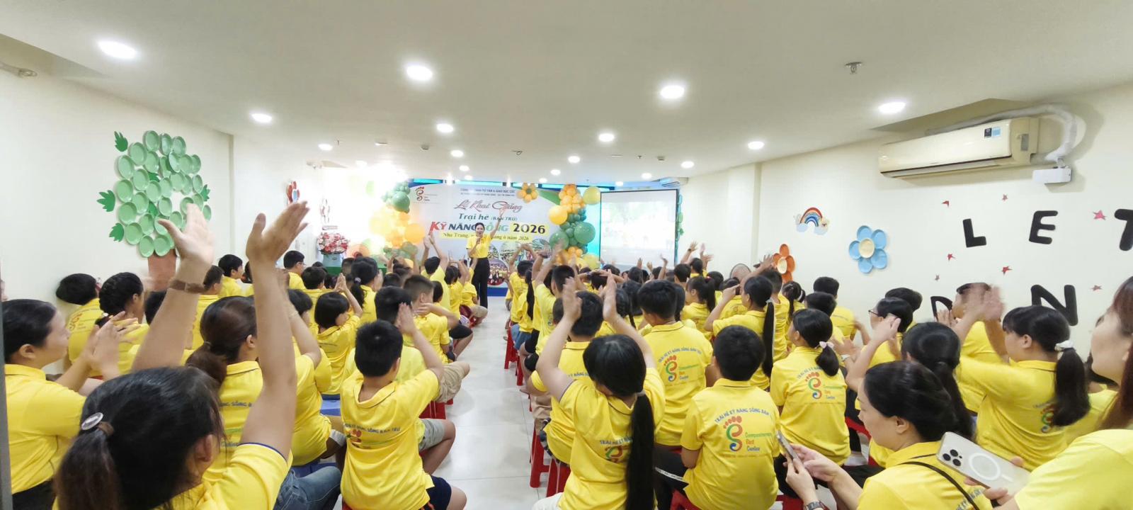 Rộn ràng không khí ngày khai giảng khóa hè (8/6) tại CSC