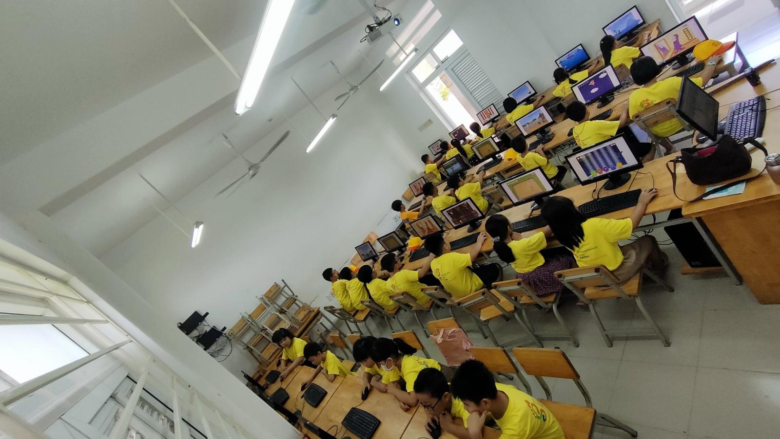 Tin học Scratch - Con vui học lập trình